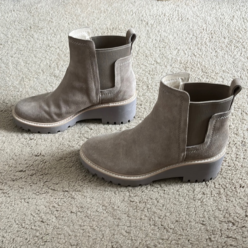 DOLCE VITA booties!
